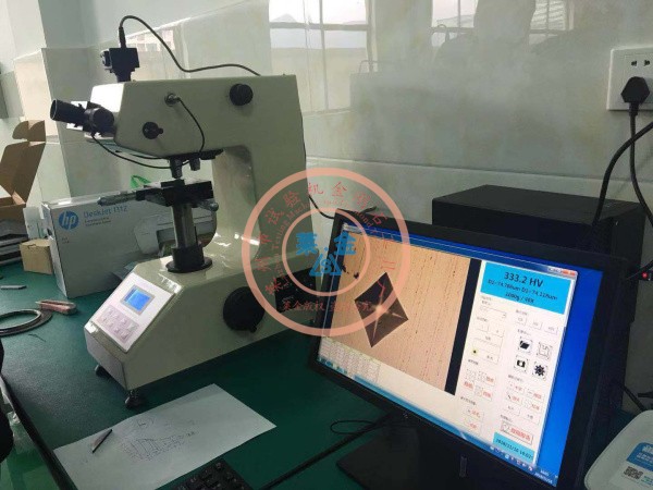 老客户推荐新客户选用我厂HVS-1000A型数显显微硬度计：现场安装照片（图像清晰质感、测试精度高）